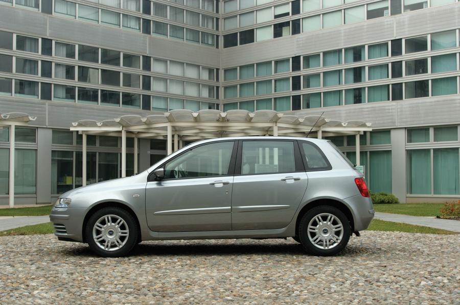  Fiat Stilo 2002 года  (фото 46 из 177)